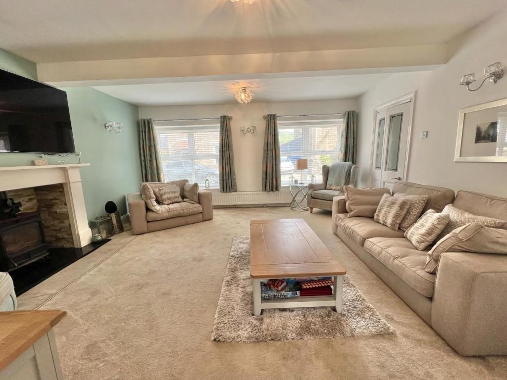 Hood Street, St Johns Chapel, 4 bed detached house £407,000