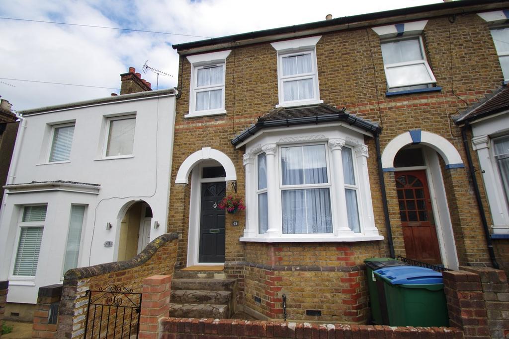 Estcourt Road, WATFORD, WD17 2 bed terraced house £1,800 pcm (£415 pw)