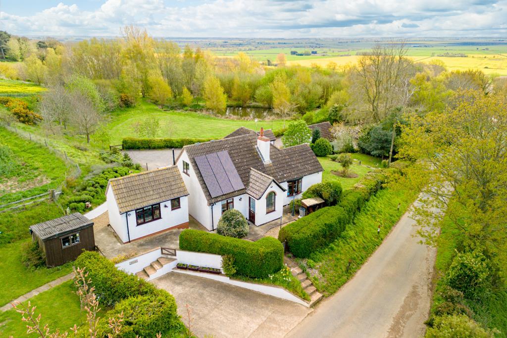 Marden Hill, East Keal, Spilsby 3 bed detached house for sale £649,750