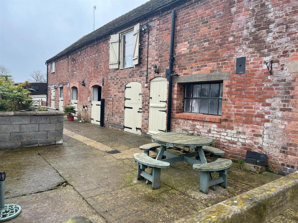 The Barn at Upper Shadymoor Farm... 1 bed equestrian property £1,050