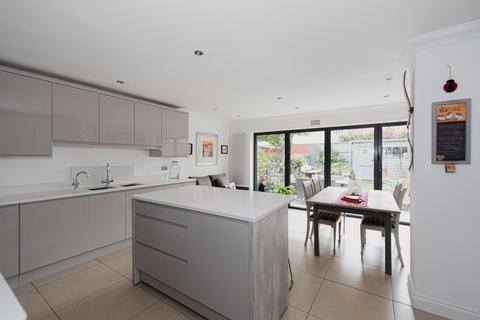 36 Cavendish Walk, Epsom, KT19 8AP