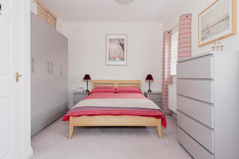36 Cavendish Walk, Epsom, KT19 8AP