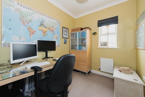 36 Cavendish Walk, Epsom, KT19 8AP