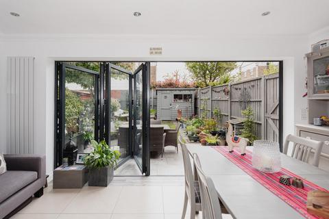 36 Cavendish Walk, Epsom, KT19 8AP