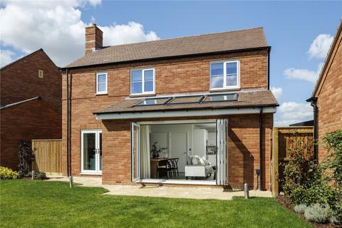 3 bedroom detached house for sale, The Willows, Warwick Road, Kineton, Warwickshire, CV35