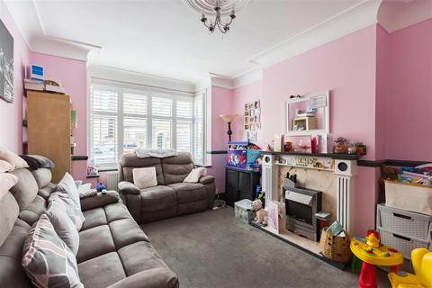 96 Gloucester Road, London, E17 6AF