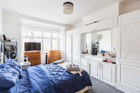 96 Gloucester Road, London, E17 6AF