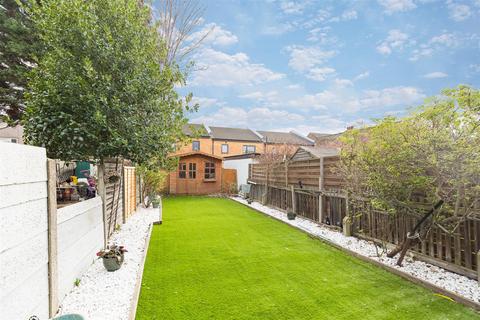96 Gloucester Road, London, E17 6AF