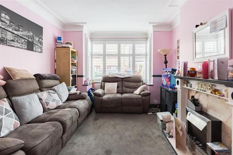 96 Gloucester Road, London, E17 6AF