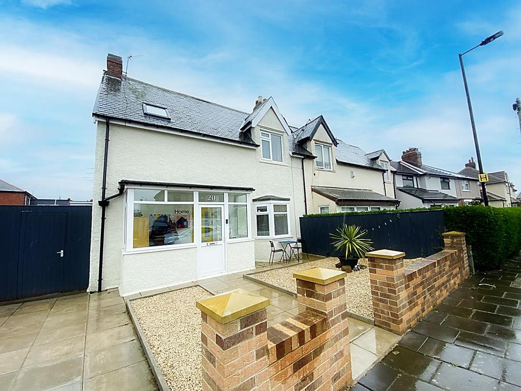 Briarwood Crescent, Newcastle Upon Tyne 2 bed semidetached house for