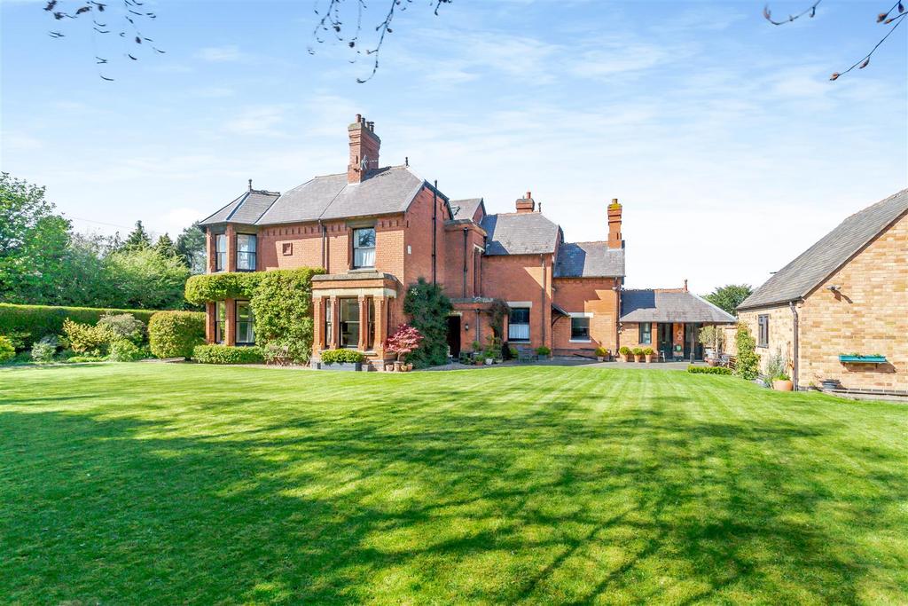 Sandy Lane, Melton Mowbray 6 bed character property for sale £950,000