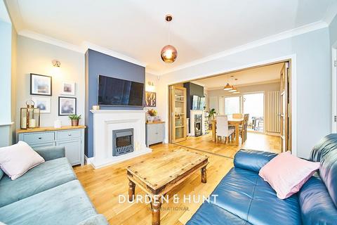 13 Repton Drive, Romford, RM2 5LP