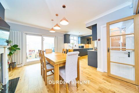 13 Repton Drive, Romford, RM2 5LP