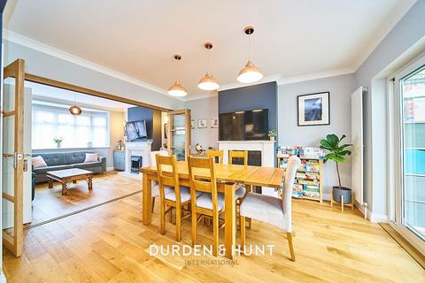 13 Repton Drive, Romford, RM2 5LP