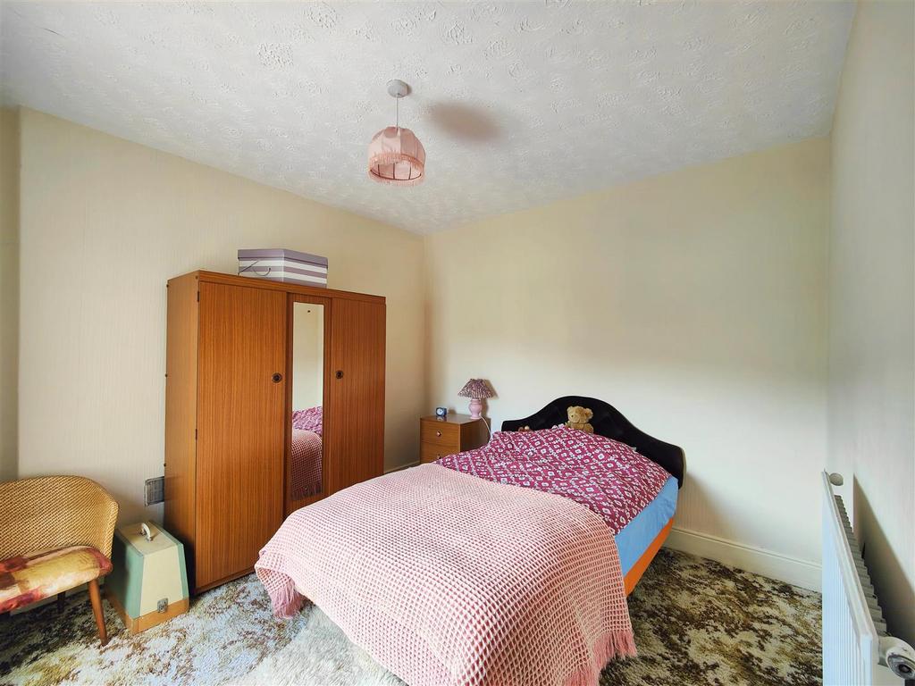 Bedroom 2 (Rear)