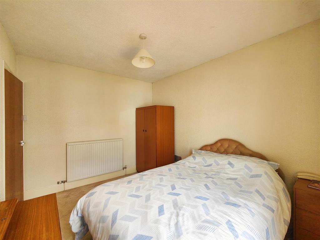 Bedroom 1 (Front)