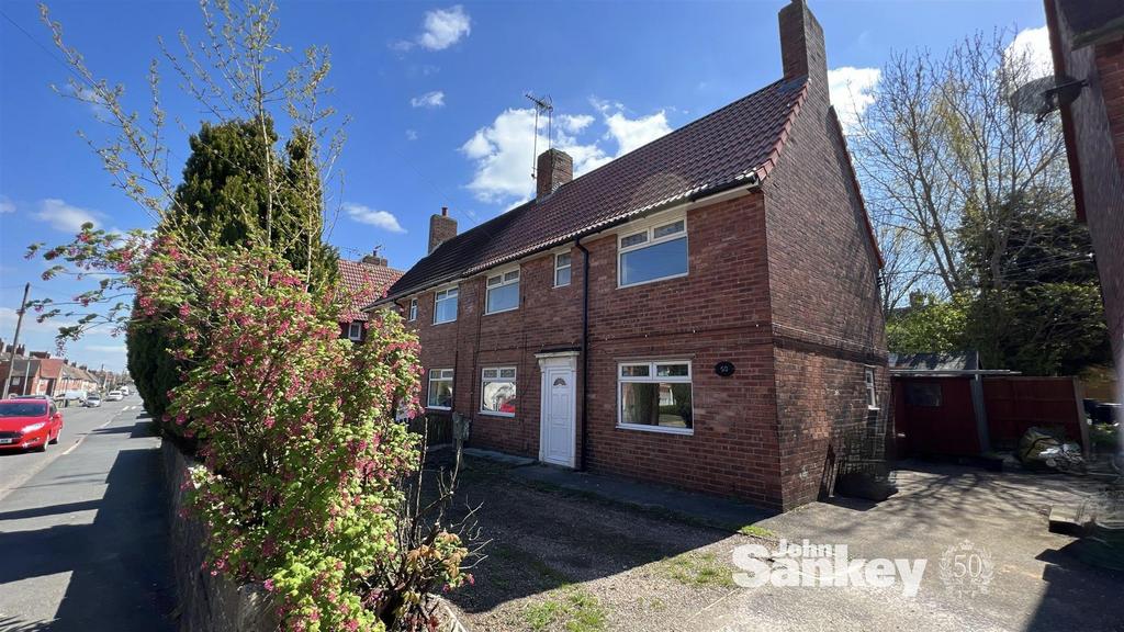 Forest Road, Clipstone Village, Mansfield 3 bed semidetached house for sale £160,000