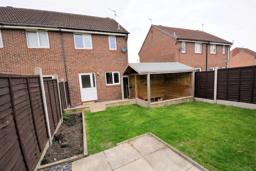 Kelcbar Way, Tadcaster 2 bed semidetached house £750 pcm (£173 pw)