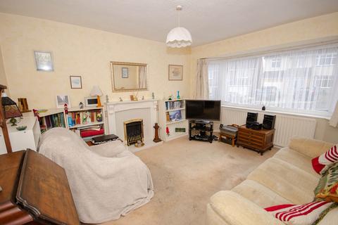 2 bedroom detached bungalow for sale, Tennyson Avenue, Shakespeare Gardens, Rugby, CV22