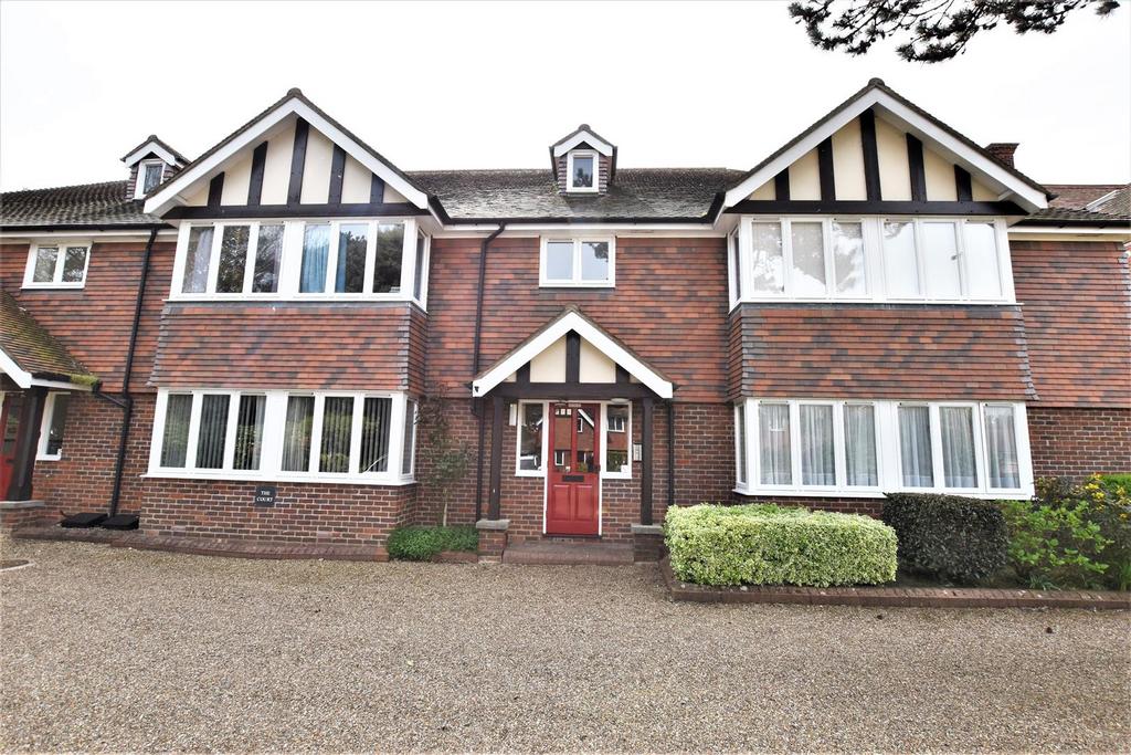 Cliff Avenue, Cromer 2 bed apartment for sale £300,000