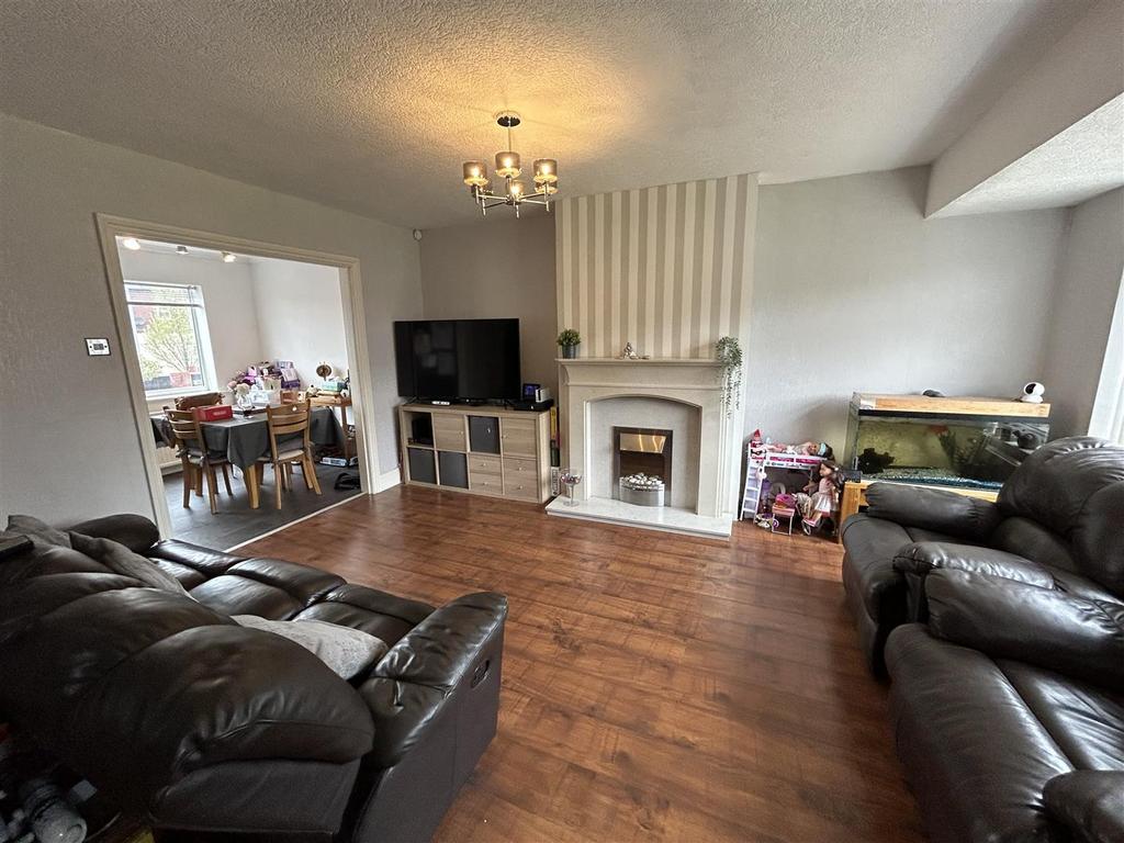 Haven Lane, Moorside, Oldham 3 bed semidetached house £239,950