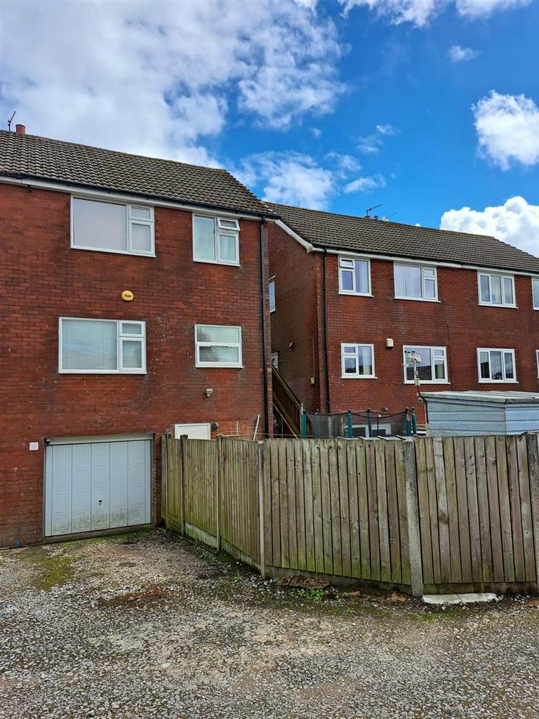 Haven Lane, Moorside, Oldham 3 bed semidetached house £239,950