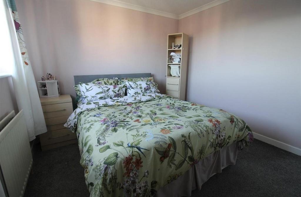 9 hendren bedroom.jpg