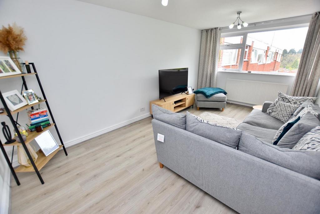 Garrick Close, Eastern Green, Coventry 2 bed apartment £145,000
