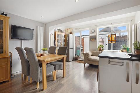 63 Broadway, Gillingham, ME8 6DP