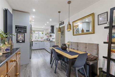 24 Crossfield, Fernhurst, Haslemere, GU27 3JL