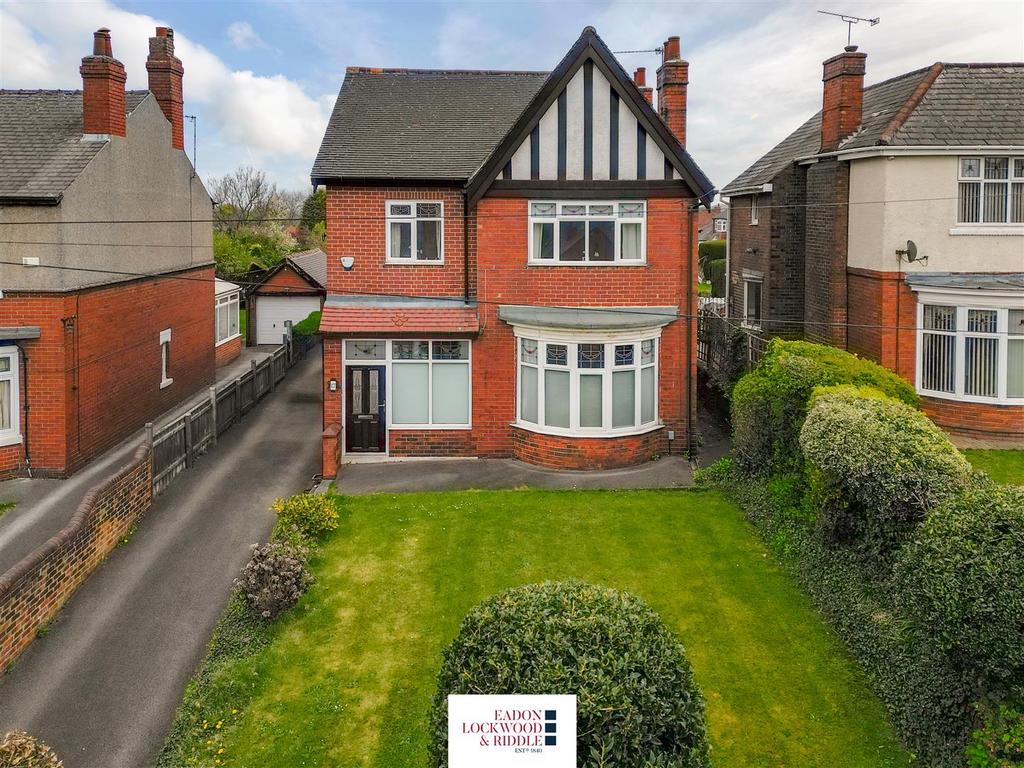 Broom Road, Rotherham 3 bed detached house £300,000