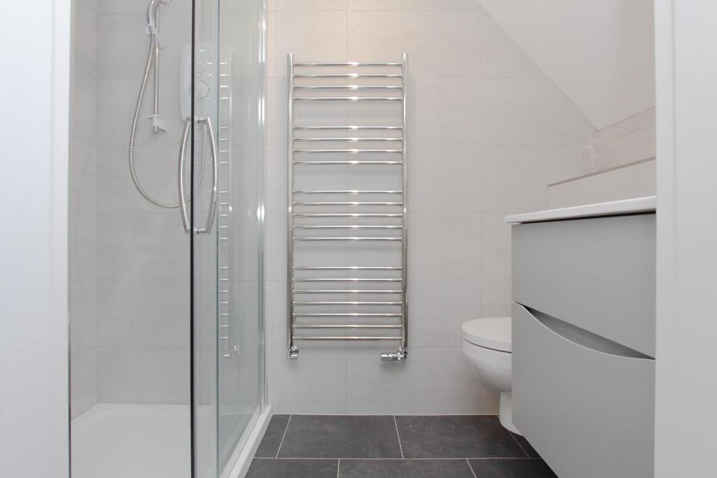 Shower Ensuite JPG