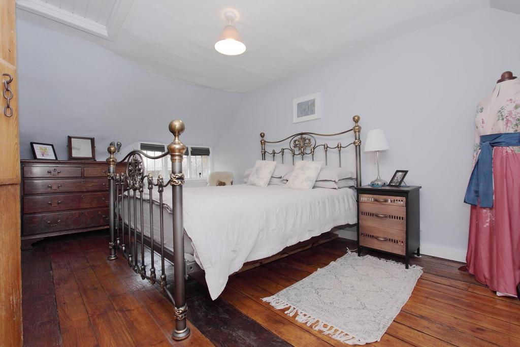 23 Duck Street - Main Double Bedroom2.JPG