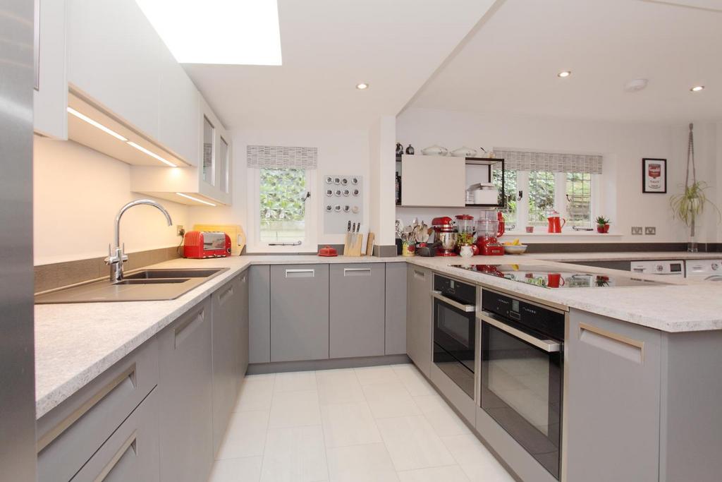 23 Duck Street - Kitchen/Breakfast room.JPG