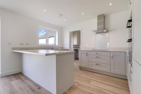 3 bedroom bungalow for sale - Closewool Grove, South Molton, EX36