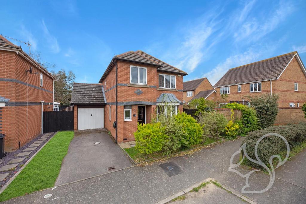 Barrell Close, Frating, Colchester 3 bed detached house for sale £340,000