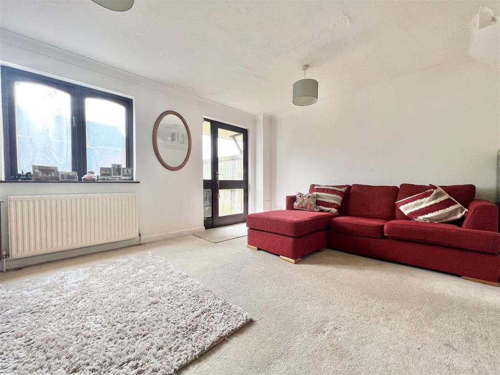 Greenmeadow Drive, Barnstaple 2 bed semidetached house for sale £220,000