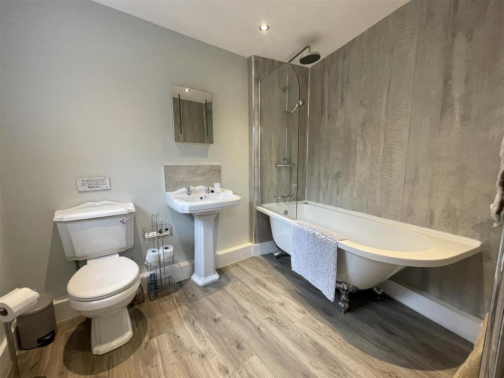 Modern bathroom