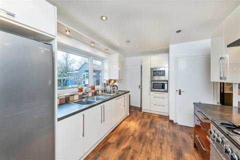 124 Fairfield, Buntingford, SG9 9NY