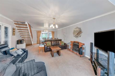 124 Fairfield, Buntingford, SG9 9NY