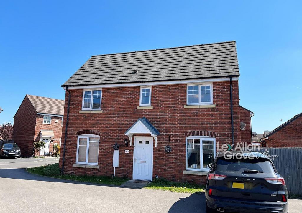 Weir Crescent, Kidderminster 3 bed semidetached house £270,000