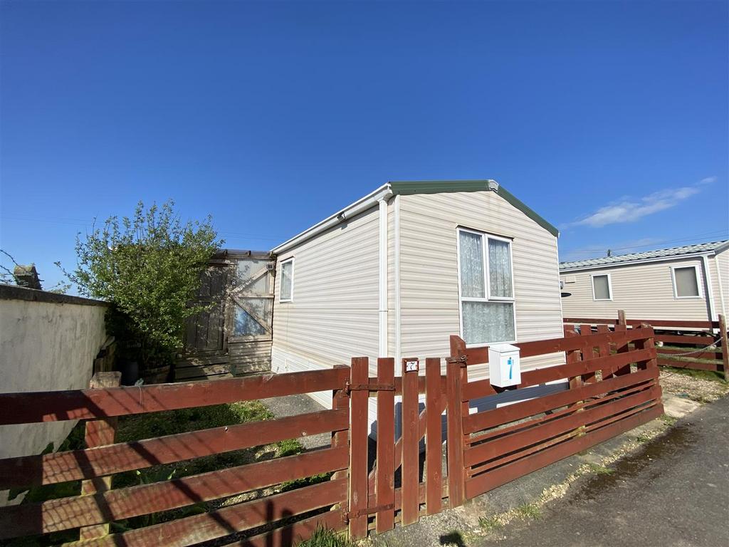 Old School Yard, TrefgarnOwen... 2 bed mobile home £70,000