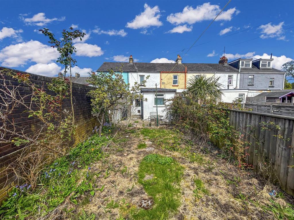 Osborne Street, Newton Abbot 2 bed house for sale £190,000