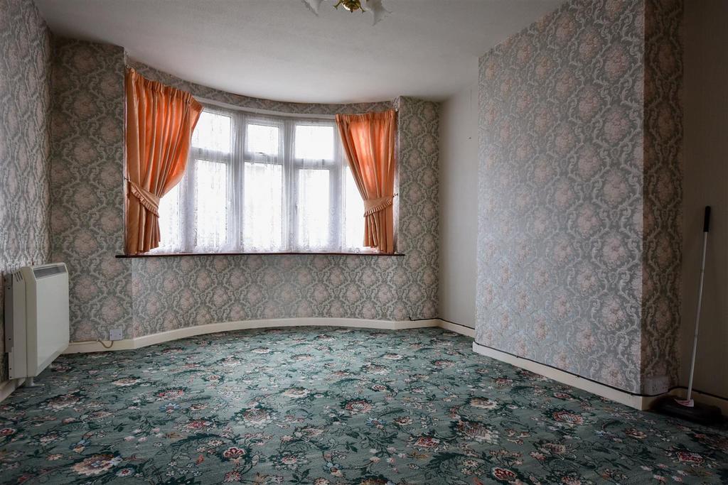 Ridgeway, Wellingborough 3 bed semidetached house for sale £230,000