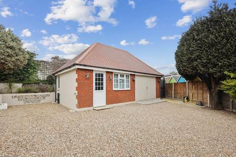 4 bedroom semi-detached house for sale - Fernhurst Road, Ashford TW15