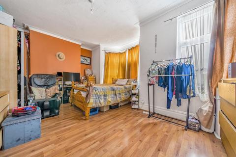 84 Muirkirk Road, London, SE6 1BH