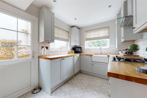 39 Dennis Road, Gravesend, DA11 7NN