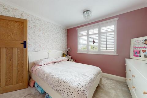 39 Dennis Road, Gravesend, DA11 7NN