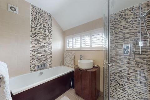 39 Dennis Road, Gravesend, DA11 7NN
