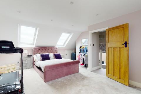 39 Dennis Road, Gravesend, DA11 7NN